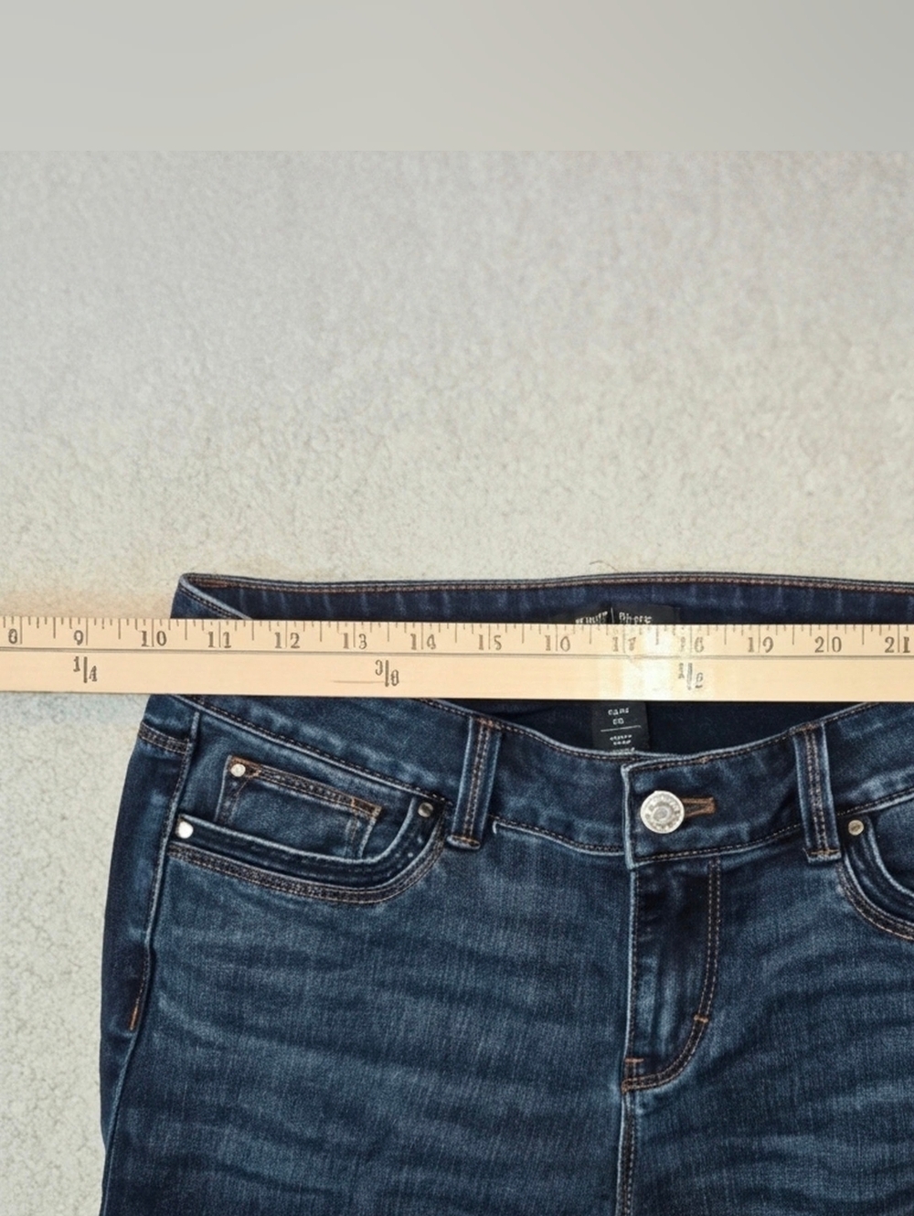 White House Black Market Dark Washed Denim Slim Jeans with Tan Stitching Size XS - Picture 5 of 11